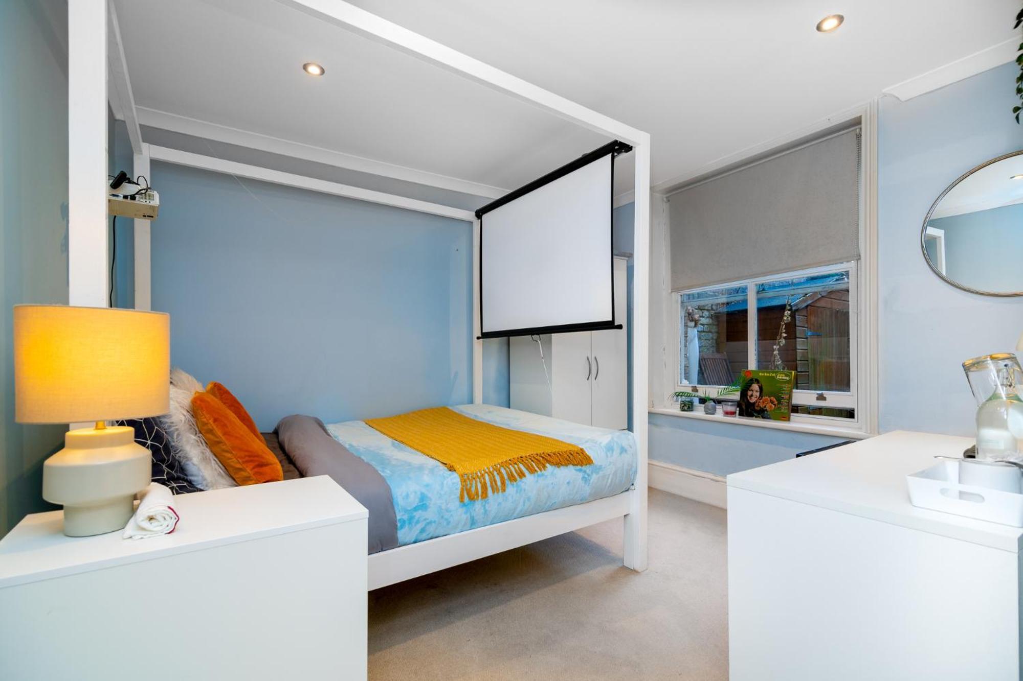Double Room W/Projector & Garden Hot Tub 런던 외부 사진